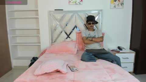 Snapshot of demiansalvatore chatting on September 22, 12:29 pm Demian and Salvatore online show from September 22, 12:29 pm