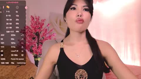 Snapshot of demonessssa chatting on February 28, 4:02 am Lana online show from February 28, 4:02 am