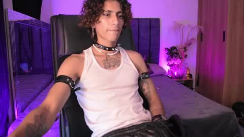 Snapshot of demonkush_ chatting on May 18, 5:35 am DemonKush online show from May 18, 5:35 am