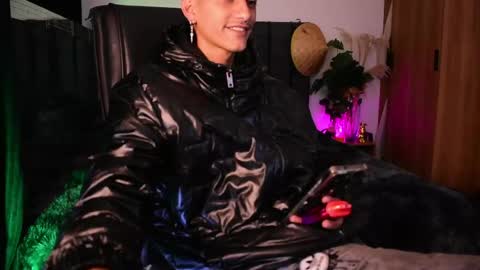 Snapshot of demonkush_ chatting on June 8, 1:09 am DemonKush online show from June 8, 1:09 am