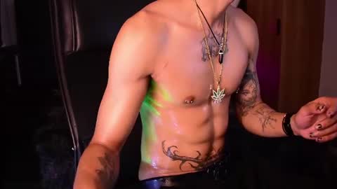 Snapshot of demonkush_ chatting on June 17, 4:26 am DemonKush online show from June 17, 4:26 am