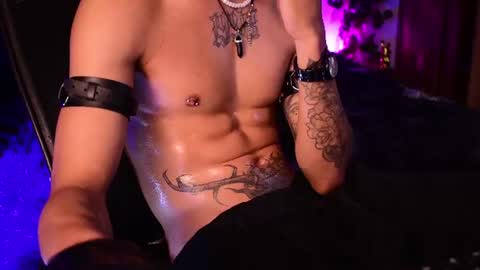 Snapshot of demonkush_ chatting on June 18, 9:14 am DemonKush online show from June 18, 9:14 am