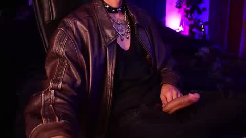 Snapshot of demonkush_ chatting on June 22, 9:39 am DemonKush online show from June 22, 9:39 am