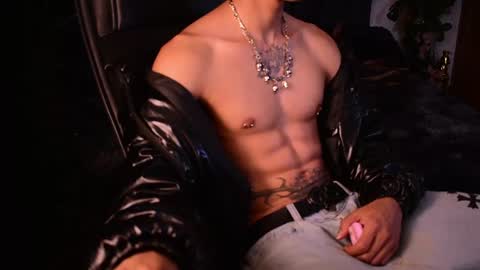 Snapshot of demonkush_ chatting on June 25, 2:33 am DemonKush online show from June 25, 2:33 am