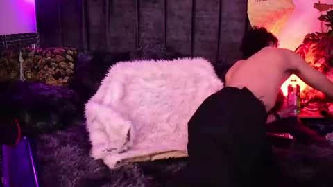 Snapshot of demonkush_ chatting on June 28, 4:18 am DemonKush online show from June 28, 4:18 am