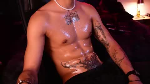 Snapshot of demonkush_ chatting on July 9, 6:39 am DemonKush online show from July 9, 6:39 am