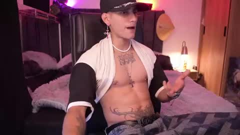 Snapshot of demonkush_ chatting on July 19, 3:43 am DemonKush online show from July 19, 3:43 am