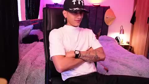 Snapshot of demonkush_ chatting on July 24, 11:41 am DemonKush online show from July 24, 11:41 am