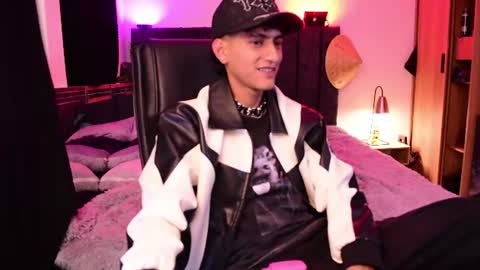 Snapshot of demonkush_ chatting on July 31, 12:43 am DemonKush online show from July 31, 12:43 am