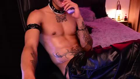 Snapshot of demonkush_ chatting on August 4, 11:02 am DemonKush online show from August 4, 11:02 am