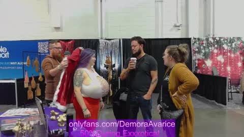 Snapshot of demora_avarice chatting on December 7, 7:21 pm demora_avarice online show from December 7, 7:21 pm