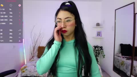 Snapshot of demyanderson_ chatting on June 9, 12:33 am Demy online show from June 9, 12:33 am