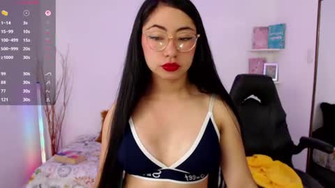 Snapshot of demyanderson_ chatting on June 22, 11:24 pm Demy online show from June 22, 11:24 pm