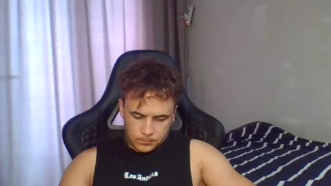 Snapshot of den4ik_sport chatting on August 2, 11:08 am den4ik_sport online show from August 2, 11:08 am