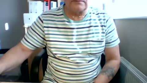 Snapshot of den66_ chatting on March 21, 3:48 pm den66_ online show from March 21, 3:48 pm