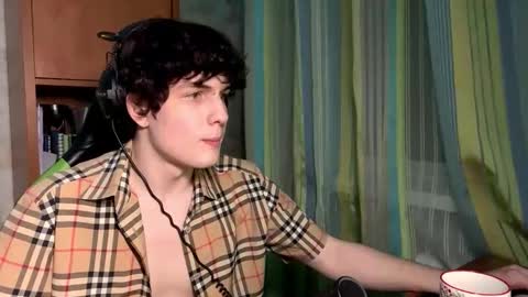 Snapshot of denbunnyy chatting on March 20, 6:46 pm Daniel online show from March 20, 6:46 pm