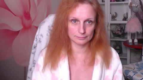 Snapshot of denhiey_here chatting on April 3, 5:44 pm denhiey online show from April 3, 5:44 pm