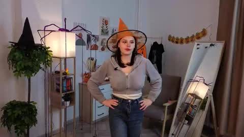 Snapshot of denicehendson chatting on October 30, 11:44 am Viola online show from October 30, 11:44 am