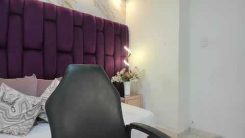 Denisse Khan online show from May 1, 3:11 am