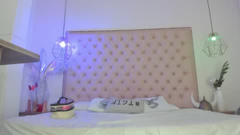 Snapshot of denisse_logan chatting on May 10, 3:01 am denisse_logan online show from May 10, 3:01 am