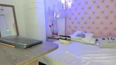 Snapshot of denisse_logan chatting on May 20, 3:13 am denisse_logan online show from May 20, 3:13 am