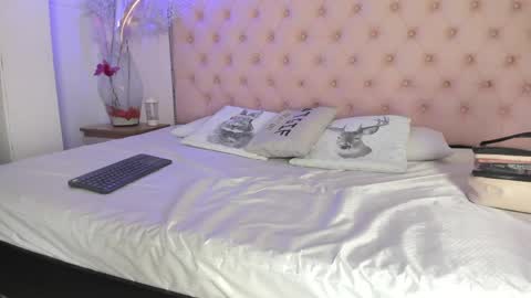 Snapshot of denisse_logan chatting on June 5, 3:13 am denisse_logan online show from June 5, 3:13 am