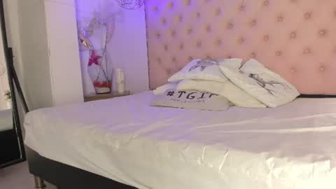 Snapshot of denisse_logan chatting on June 22, 3:08 am denisse_logan online show from June 22, 3:08 am