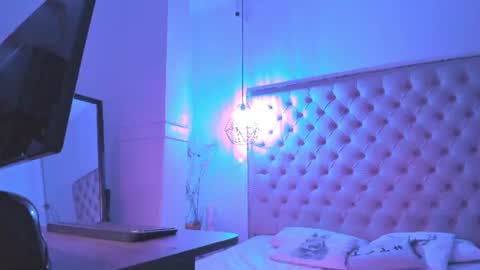 Snapshot of denisse_logan chatting on June 26, 3:22 am denisse_logan online show from June 26, 3:22 am