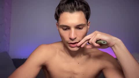 Den online show from September 19, 11:33 am