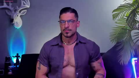 Snapshot of dennis_cox_ chatting on January 8, 10:06 am dennis_cox_ online show from January 8, 10:06 am