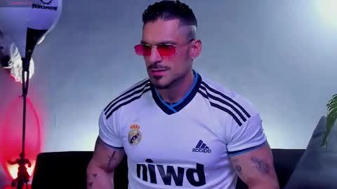 Snapshot of dennis_cox_ chatting on January 15, 11:30 pm dennis_cox_ online show from January 15, 11:30 pm