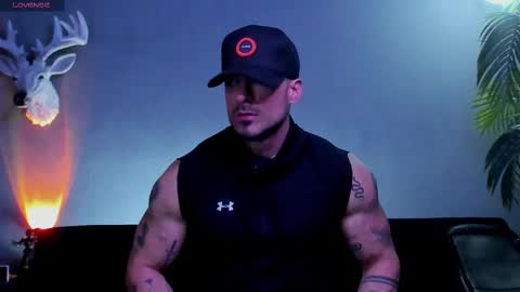 Snapshot of dennis_cox_ chatting on February 18, 2:51 am dennis_cox_ online show from February 18, 2:51 am