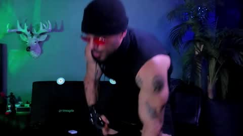 Snapshot of dennis_cox_ chatting on March 12, 3:23 am dennis_cox_ online show from March 12, 3:23 am