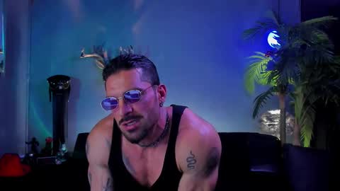 Snapshot of dennis_cox_ chatting on March 22, 2:26 am dennis_cox_ online show from March 22, 2:26 am