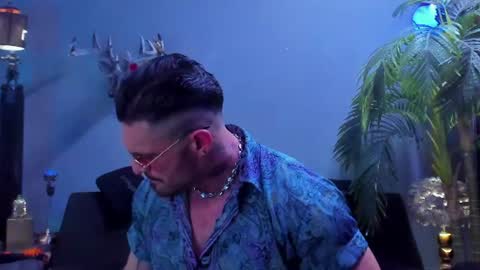 dennis_cox_ online show from June 17, 5:21 am