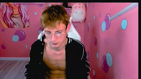 Snapshot of dennis_rodriguez chatting on November 28, 4:15 am Dennis online show from November 28, 4:15 am