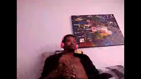 Snapshot of dentzo chatting on June 1, 6:15 am mastER blACK online show from June 1, 6:15 am