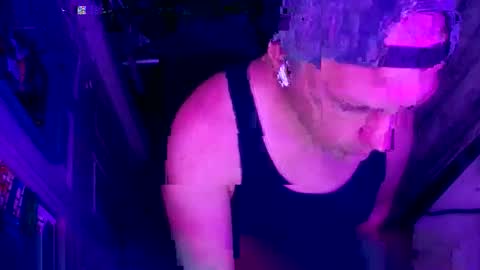 denveversbb online show from May 3, 11:44 pm