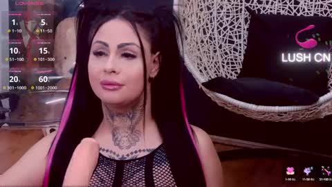 denychantall online show from February 11, 11:32 am