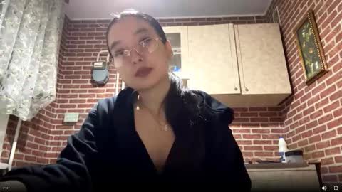 Snapshot of denysebernacchi chatting on October 1, 1:39 pm Emma online show from October 1, 1:39 pm