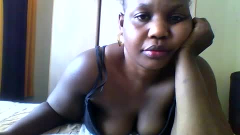 Snapshot of deona682923 chatting on September 12, 8:25 am deona682923 online show from September 12, 8:25 am