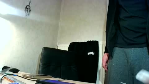 Snapshot of dereck59 chatting on April 10, 8:24 pm dereck59 online show from April 10, 8:24 pm