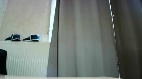 Snapshot of dereck59 chatting on May 10, 6:51 am dereck59 online show from May 10, 6:51 am