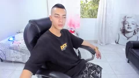 Dereck Boy online show from October 13, 9:04 pm