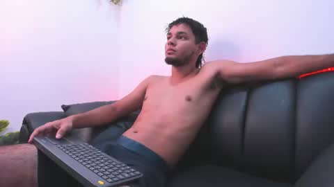 Snapshot of dereck_g chatting on June 14, 11:40 pm dereck_g online show from June 14, 11:40 pm