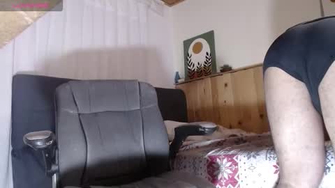 Dereck Mills3 online show from February 8, 2:37 am