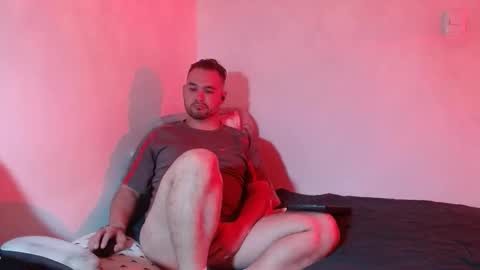 Dereck Mills3 online show from April 25, 3:31 am