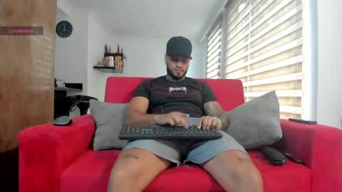 Snapshot of dereckgreen chatting on June 4, 5:19 pm dereckgreen online show from June 4, 5:19 pm