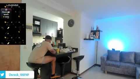 Snapshot of dereckgreen chatting on July 17, 8:57 pm dereckgreen online show from July 17, 8:57 pm