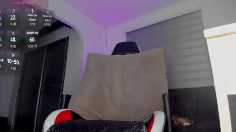 Snapshot of dereckhardd chatting on September 23, 4:48 am dereckhardd online show from September 23, 4:48 am